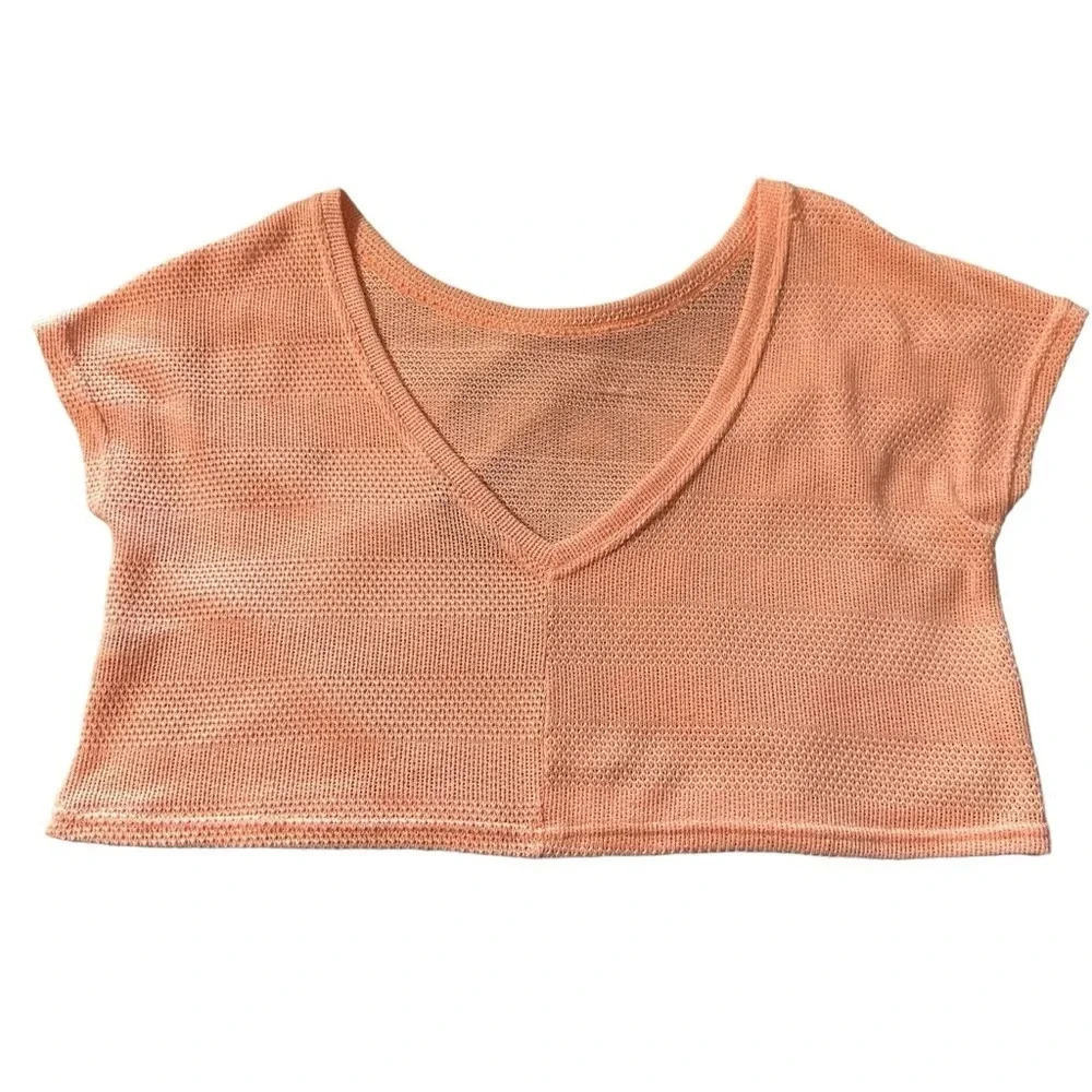 Rubbish women's oversized size medium knit peach crop top with V- neck back - Picture 2 of 4